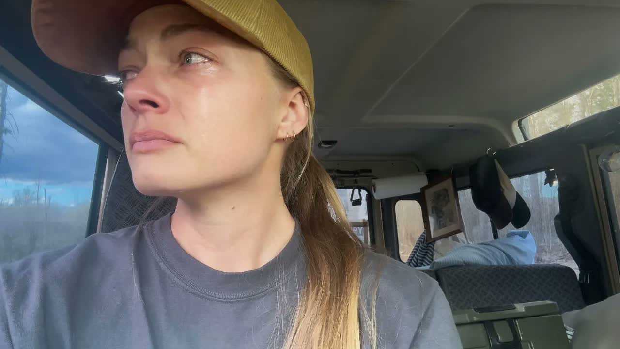 Video thumbnail for hannahleeduggan: It's Time to go Home | Land Rover Defender Truck Camping