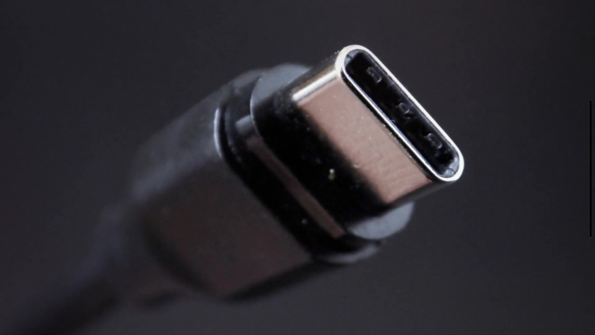 Video thumbnail for Why USB-C Is Becoming the Universal Connector for All Devices