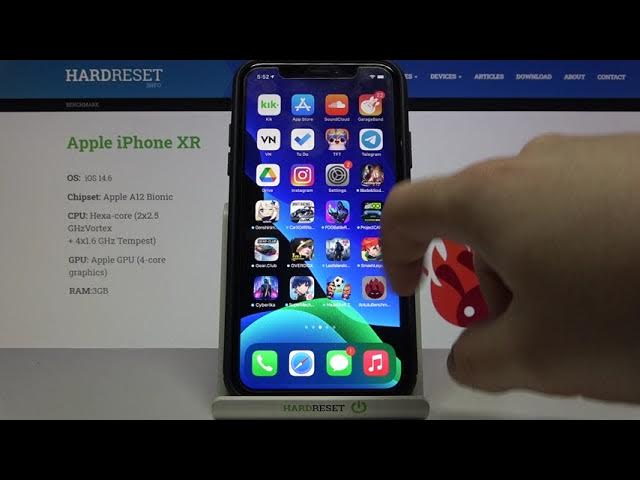 Video thumbnail for iPhone Xr AnTuTu Benchmark | Does it work?!