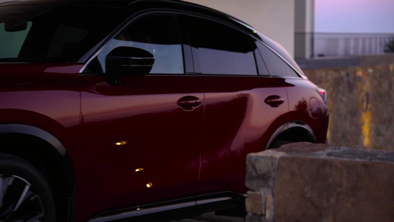 Video thumbnail for Infiniti QX65 Revives a Sporty Luxury-SUV Idea