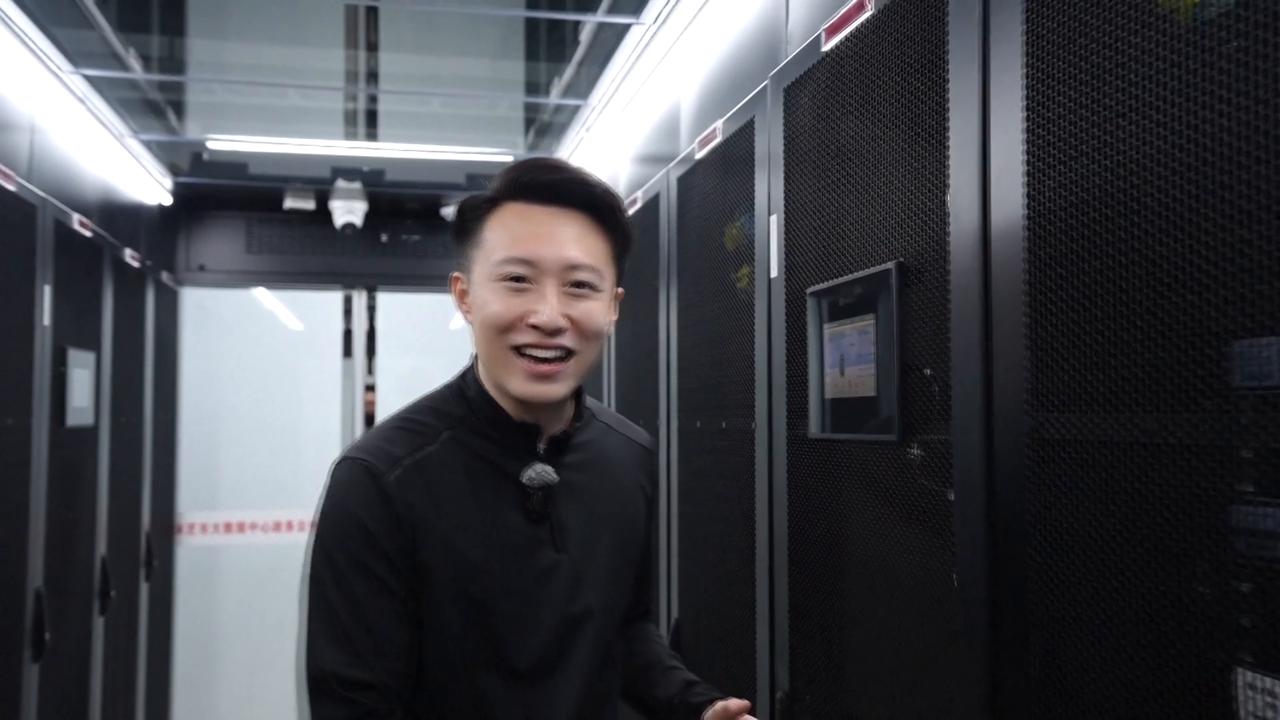 Video thumbnail for China: Cool climate gives Xizang competitive edge as digital infrastructure hotspot.
