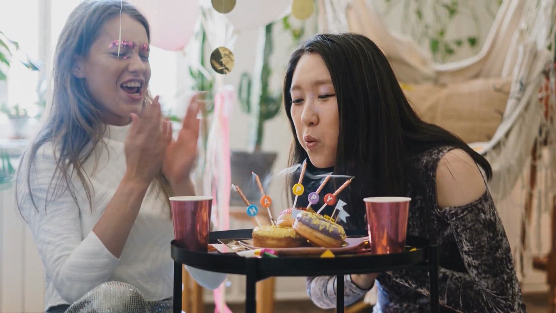 Video thumbnail for Glückwünsche zum 18. Geburtstag: Ideen und Inspirationen