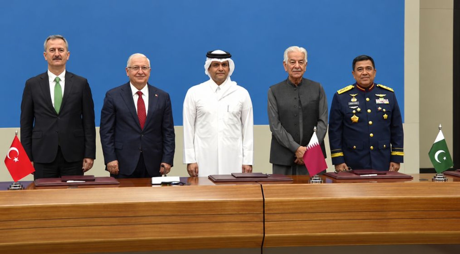 Video thumbnail for Qatar, Turkiye, Pakistan and Indonesia sign defence production agreement