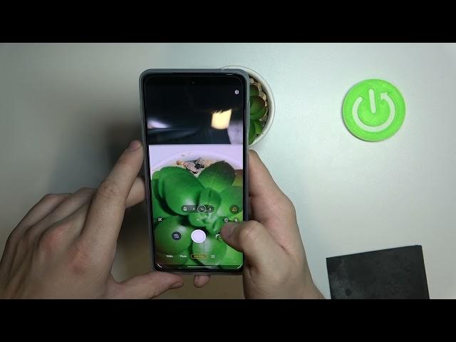 Video thumbnail for MOTOROLA Edge 20 Pro Camera Preview - All Modes in Camera