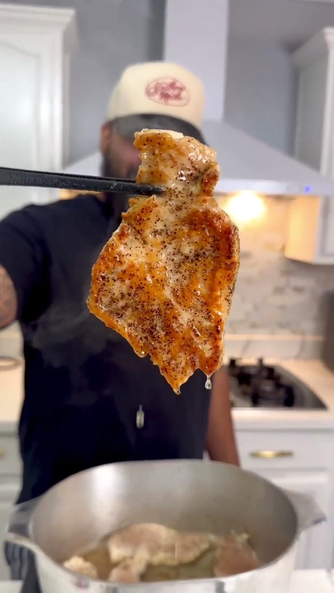 Video thumbnail for Budget Friendly Meal  Chicken And Gravy Over Mashed Potatoes(720P 60FPS)