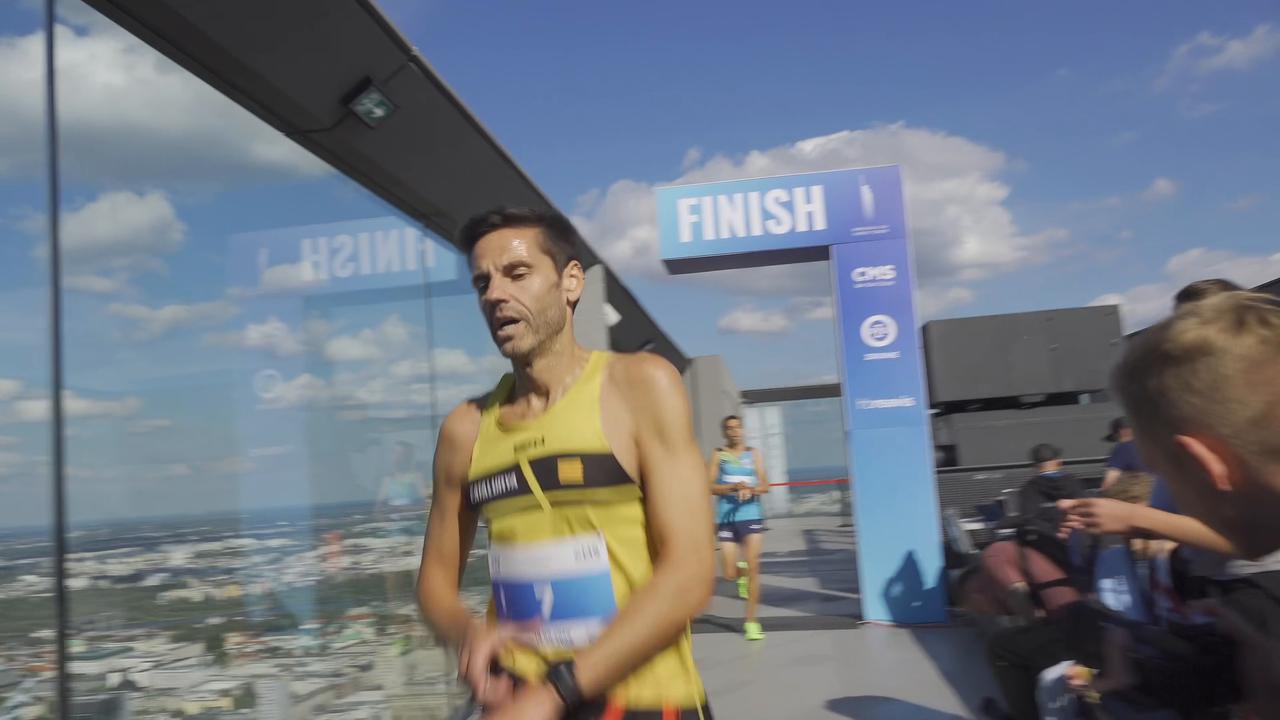 Video thumbnail for Runners climb EU's tallest skyscraper.