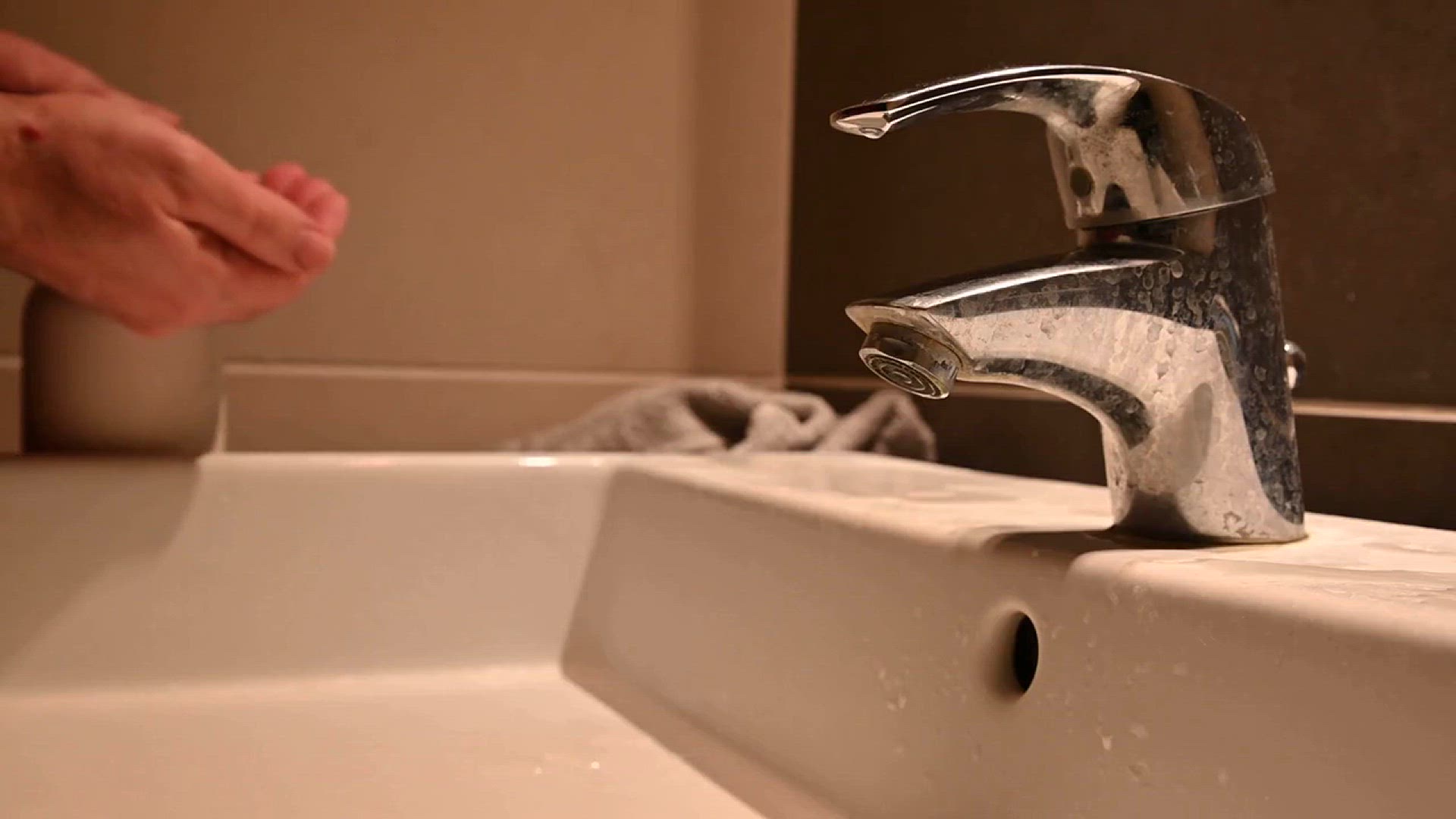 'Video thumbnail for Norovirus Outbreaks Symptoms, Prevention, and How to Stay Safe'