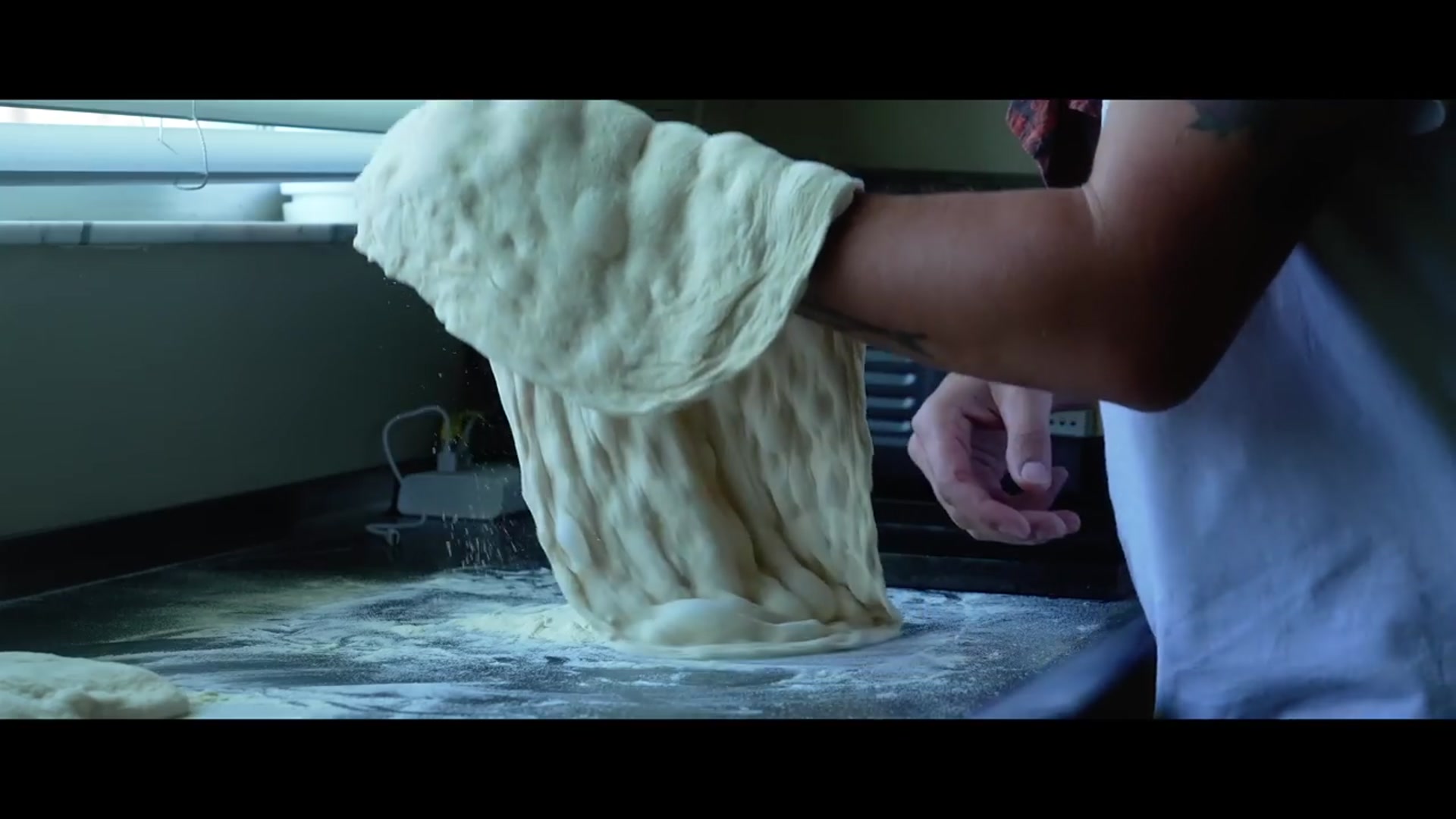 Video thumbnail for Why Roman Pan Pizza is so Easy To Make(720P HD)