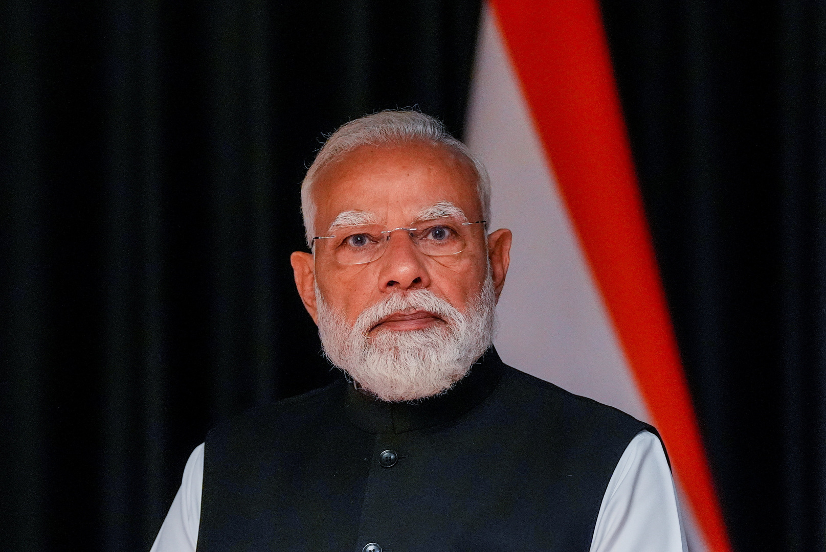Video thumbnail for Norway journalist calls out Modi over avoiding media questions