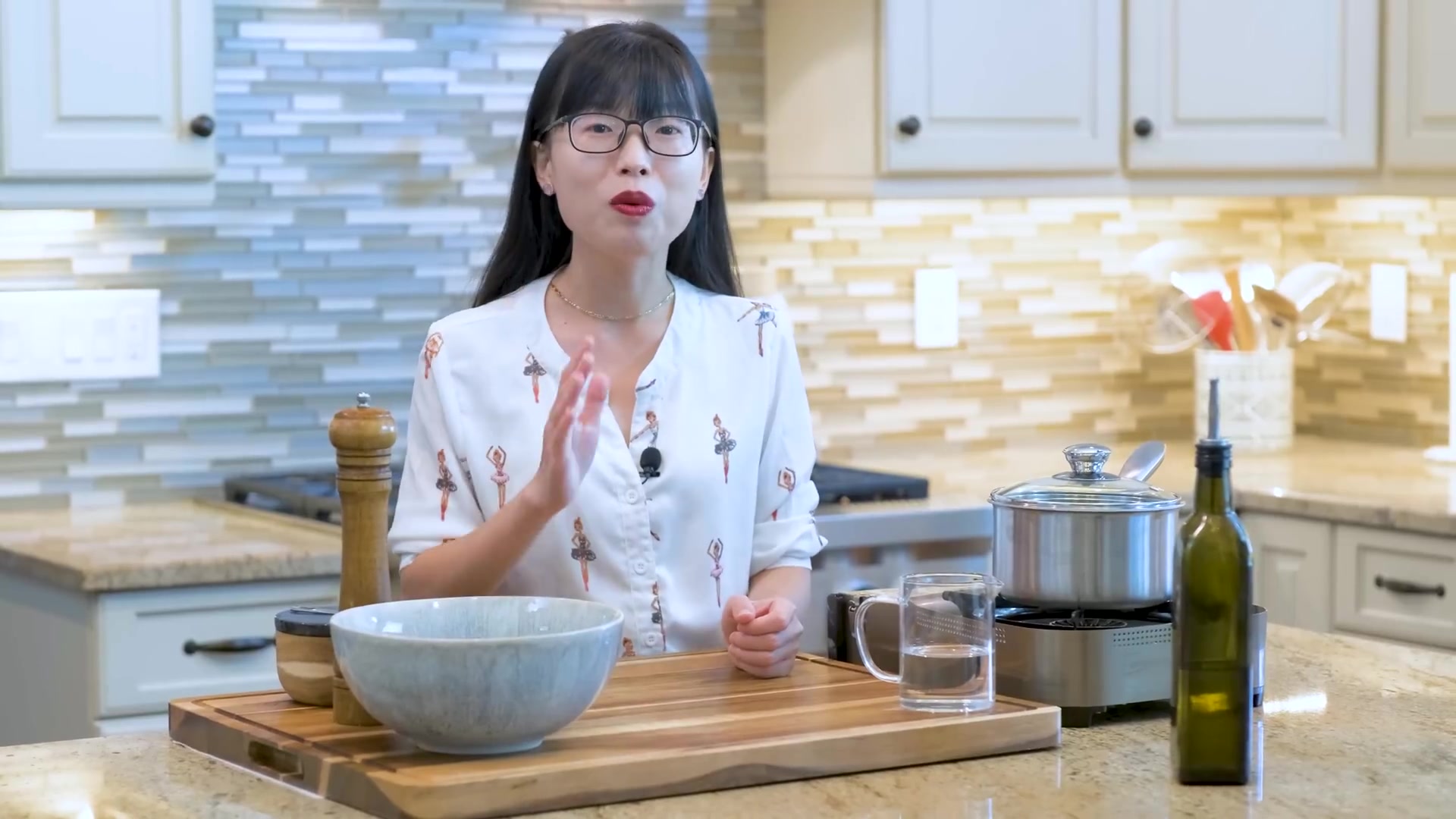 Video thumbnail for 21.Chinese Steamed Dumpling Recipe (Jiao Zi) (1080p 30fps)