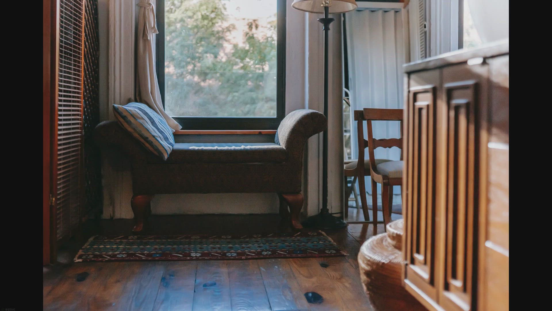 Video thumbnail for How to Clean Rocking Chair Cushions