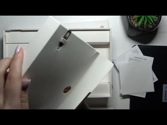 Video thumbnail for All Box Accessories in HUAWEI MatePad 10.4 – Box Items