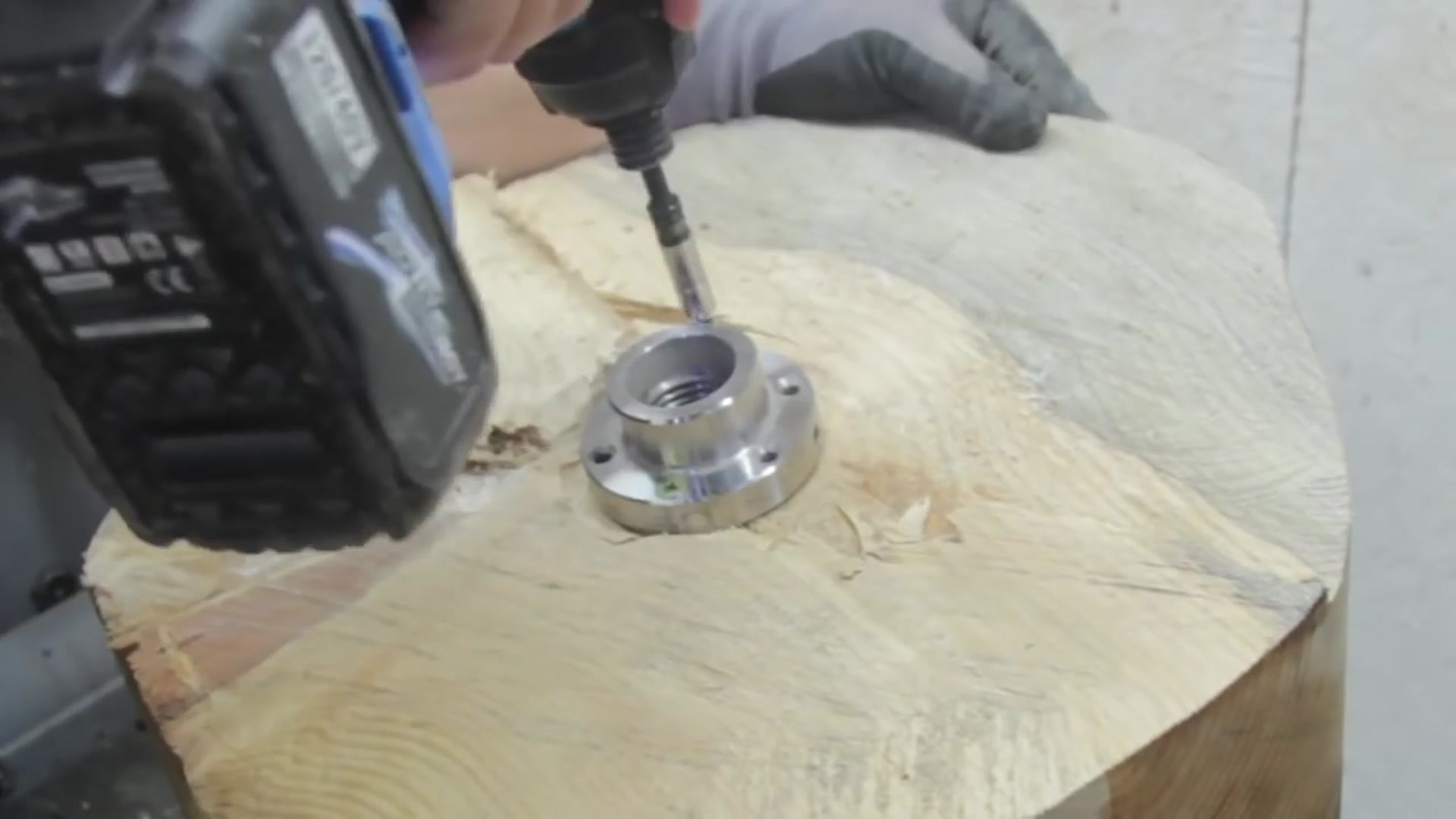 'Video thumbnail for Woodturning - Giant Log to Giant Bowl'