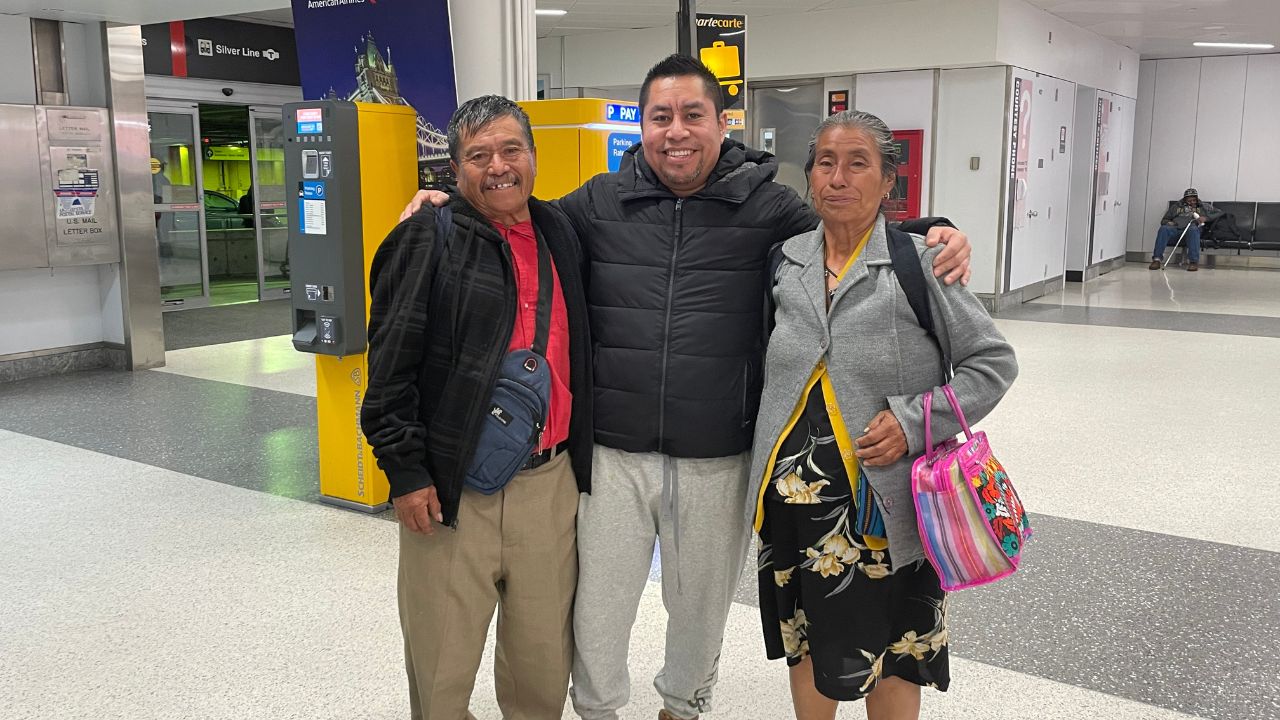 Video thumbnail for Man Reunites With His Parents After 22 Years