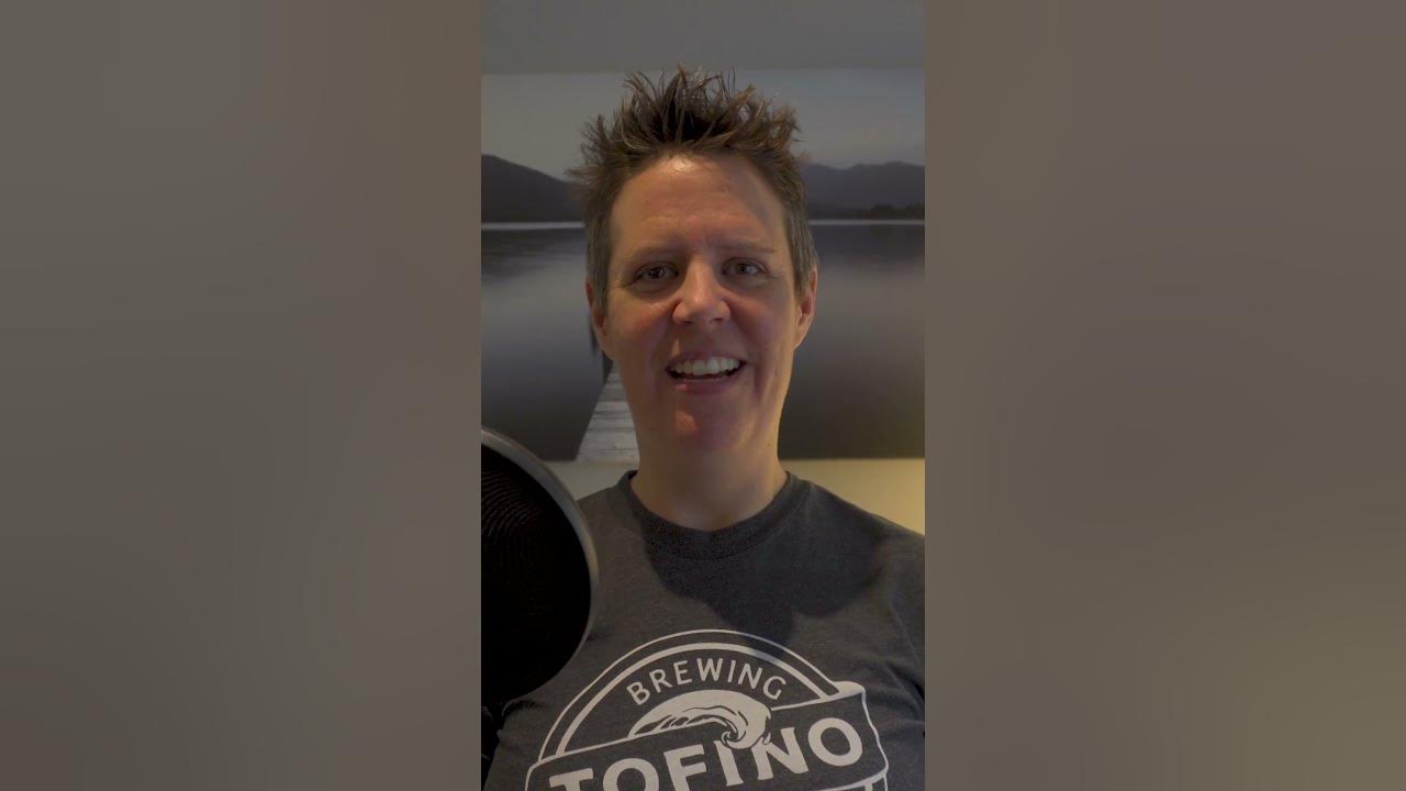 Video thumbnail for Would you rather have turkey soup or turkey sandwiches? | Food questions for ESL students #Short