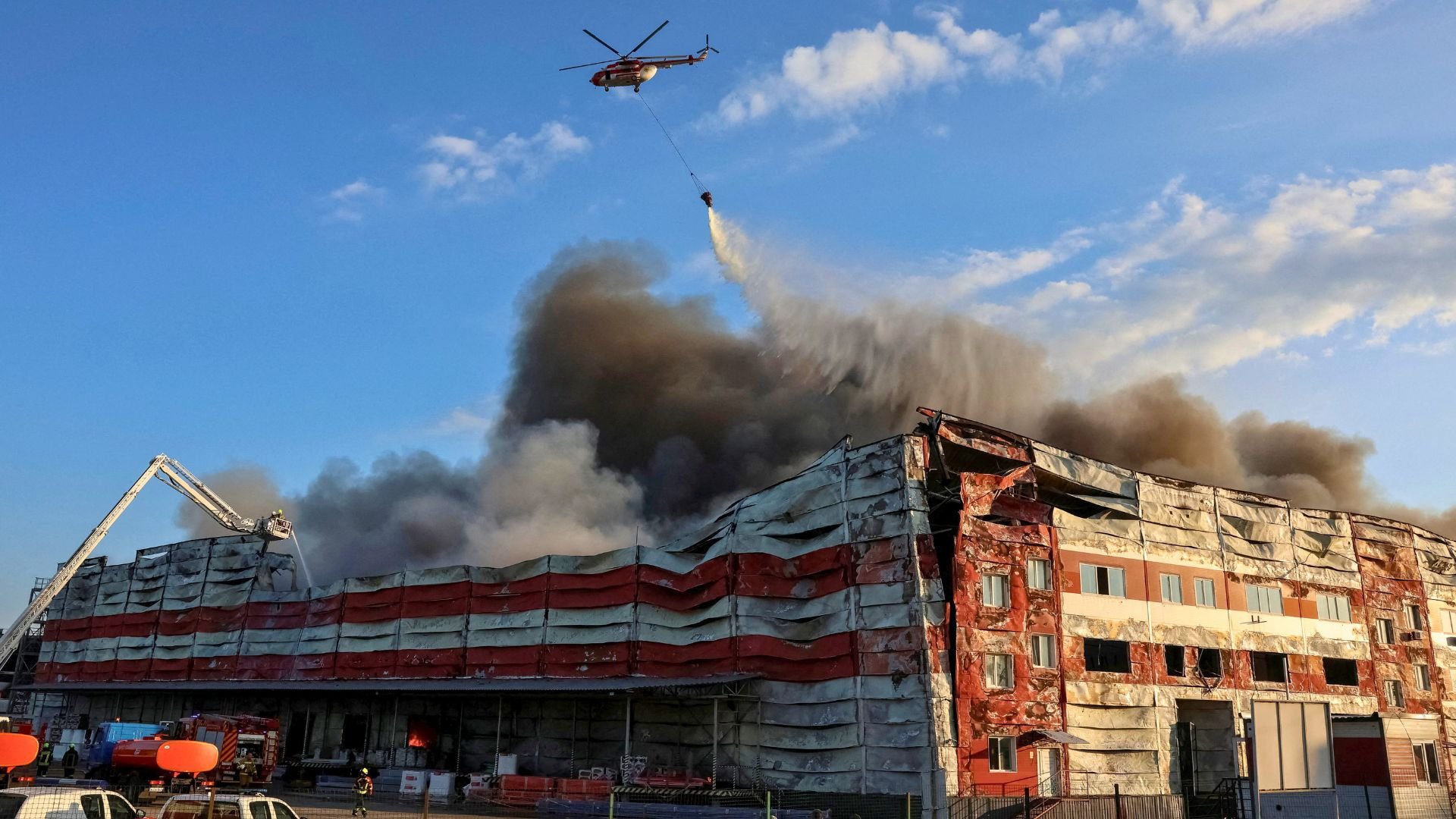 Video thumbnail for Russia launches largest missile barrage at Ukraine's Kyiv since start of war