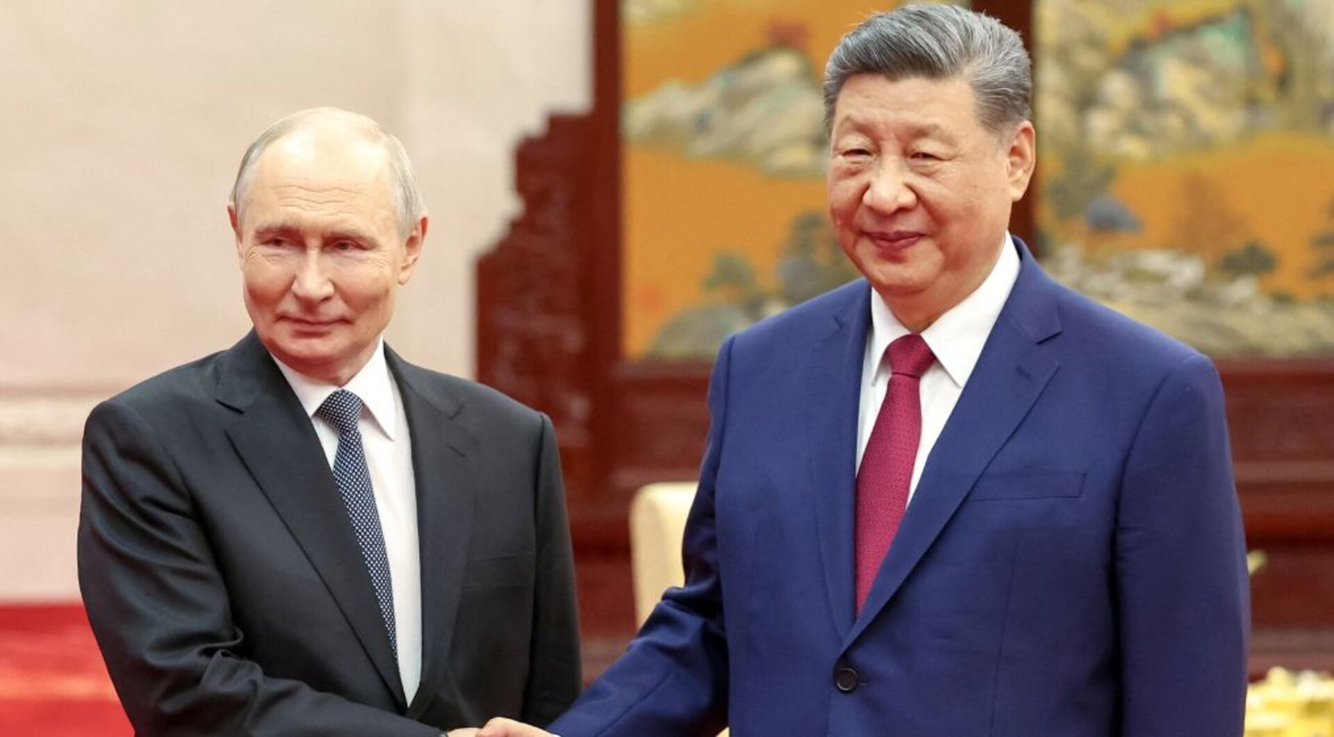 Video thumbnail for Xi and Putin hail 'all-time high' ties as leaders sign 40 agreements