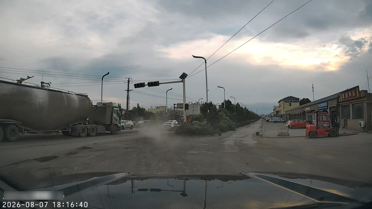 Video thumbnail for Two Cars Collide Turning onto Side Road in Inner Mongolia