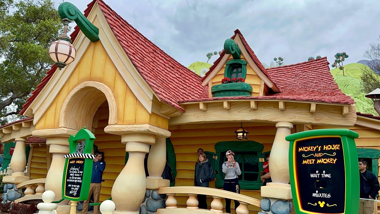 'Video thumbnail for Mickey's House Tour - Mickey's Toontown Reopening Day - Disneyland - March 19, 2023 4K'