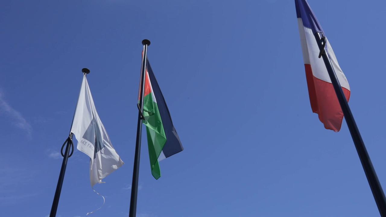 Video thumbnail for France: French court orders town hall to remove Palestinian flag.