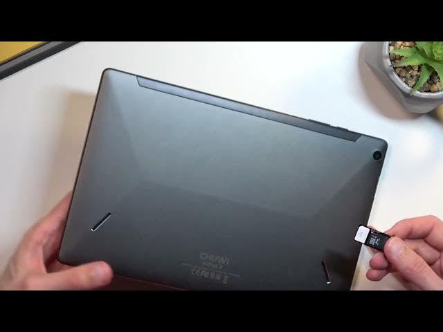 Video thumbnail for How to Insert SIM Card & SD Card into Chuwi HiPad X