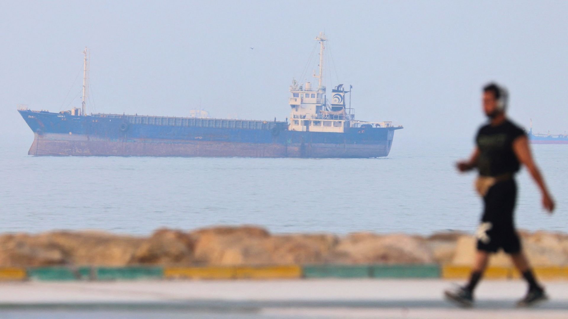 Video thumbnail for Oman sends proposal to Iran to manage Strait of Hormuz: Reports