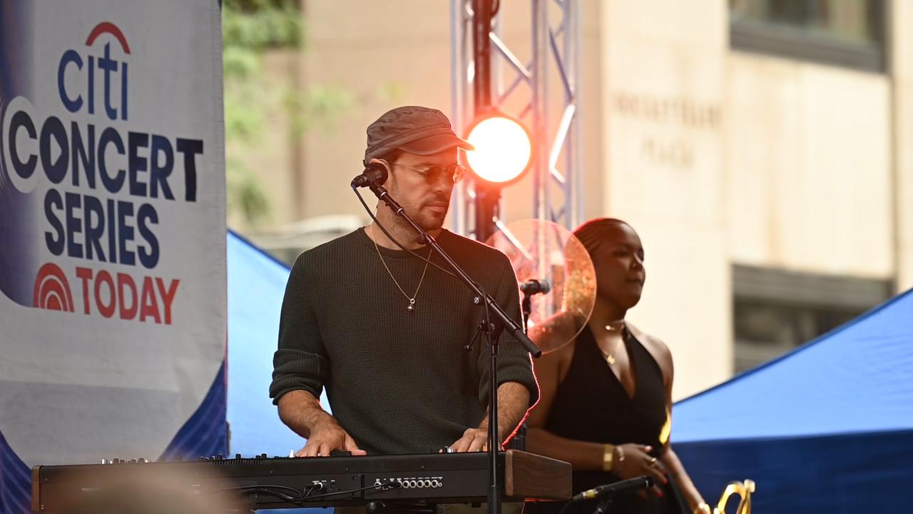 Video thumbnail for NY: TODAY Show Citi Concert Series Featuring Mumford & Sons 2.