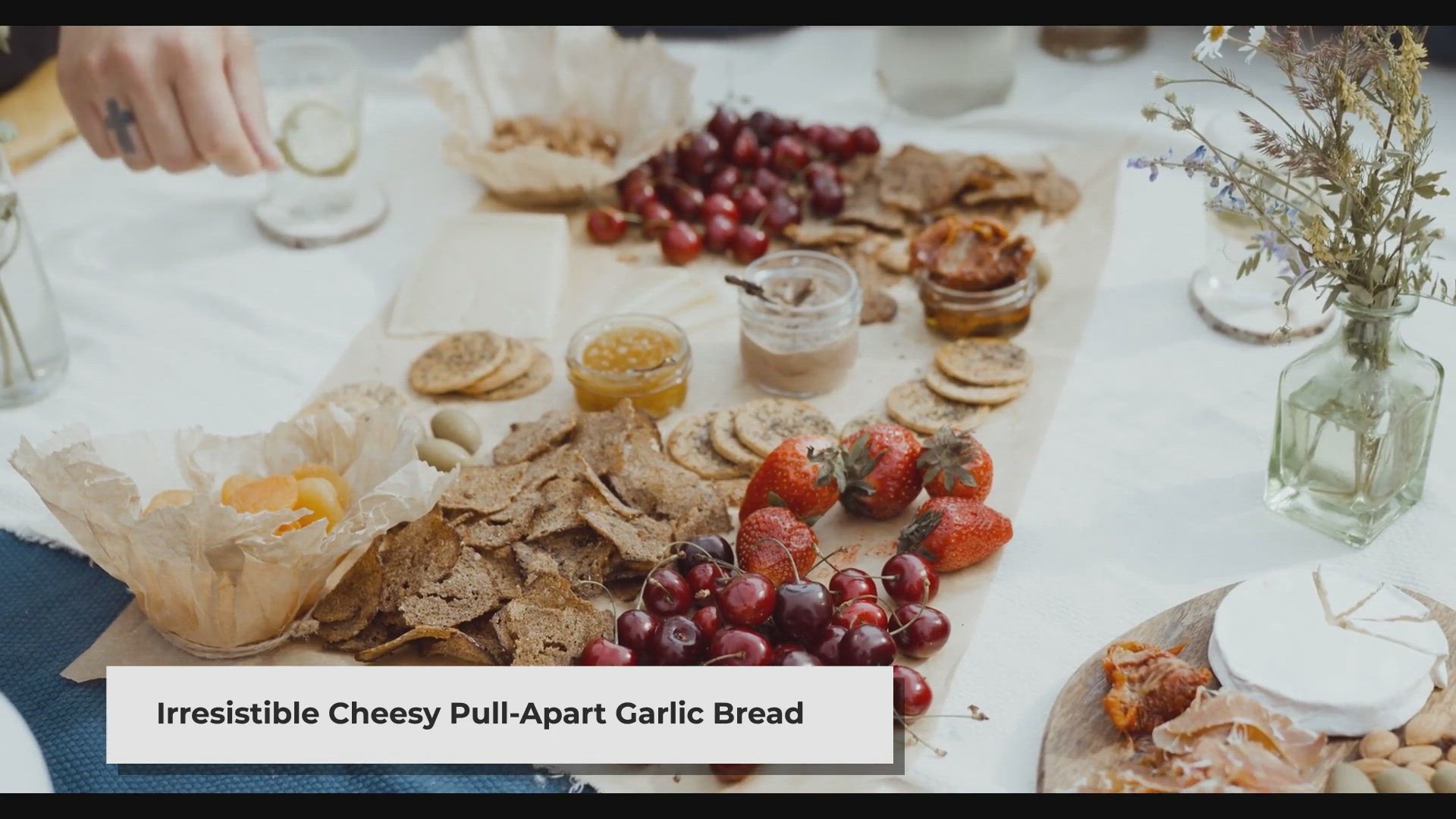 Video thumbnail for How to Make Irresistible Cheesy Pull-Apart Garlic Bread