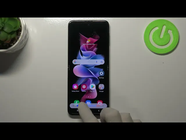 Video thumbnail for How to Change Brightness Level in Samsung Galaxy Z Flip 3?