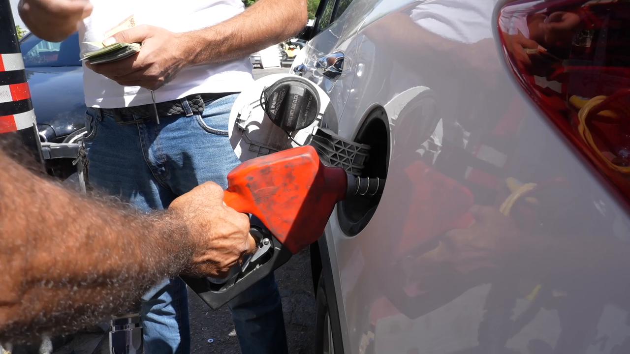 Video thumbnail for Syria: Fuel Prices Rise in Damascus.