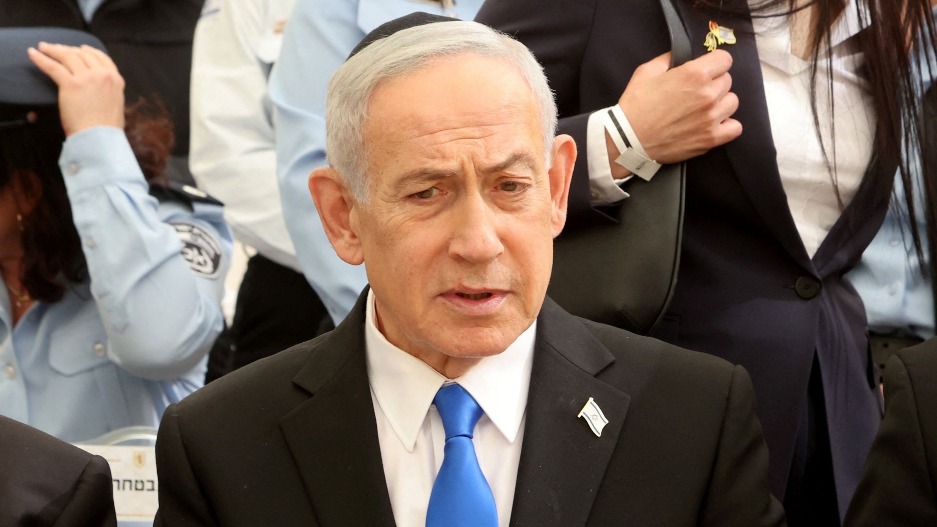 Video thumbnail for Israel’s Netanyahu faces backlash for halting strikes on Beirut’s southern suburbs