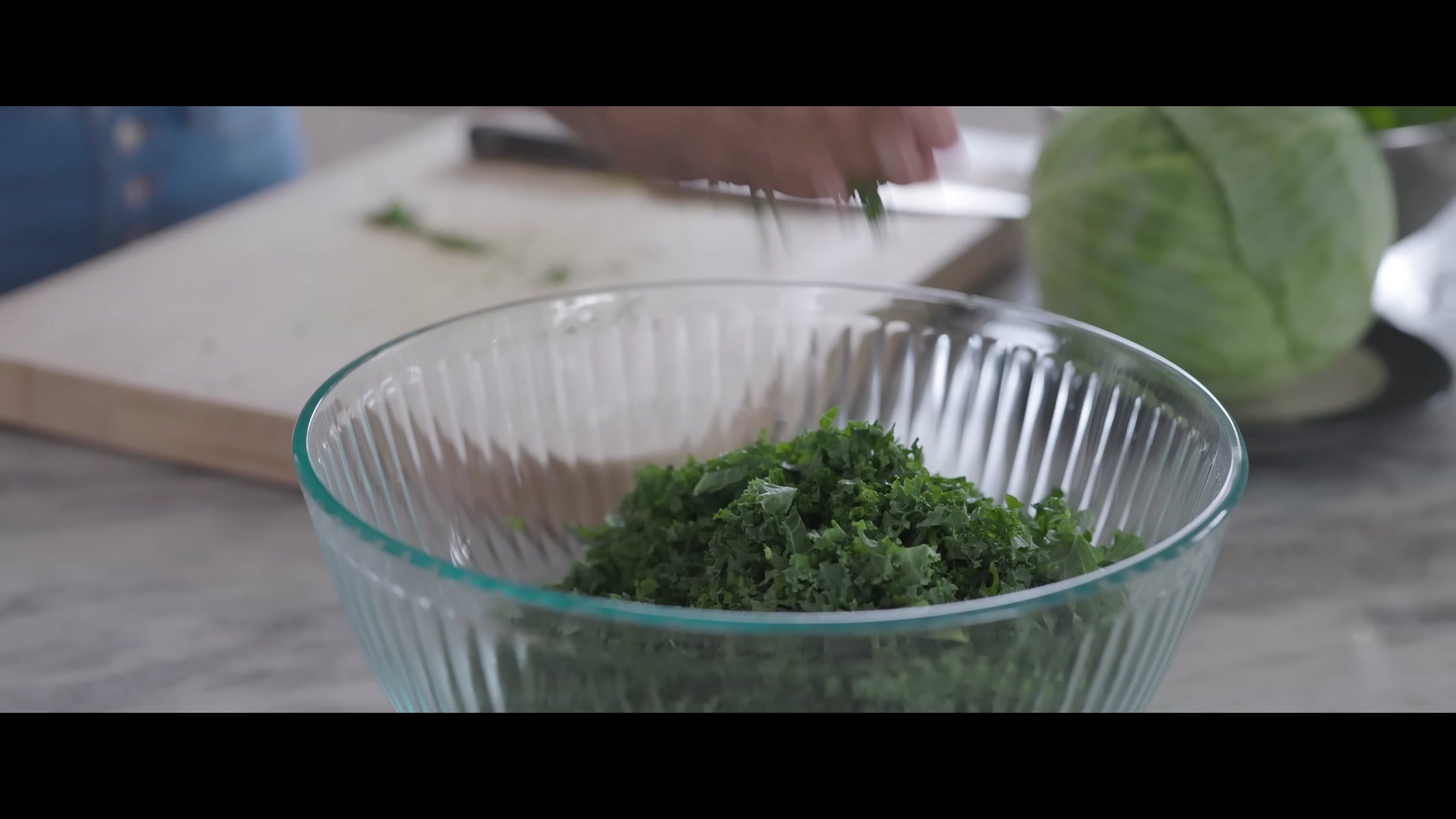 Video thumbnail for Crunchy Asian Cabbage And Kale Salad Recipe - A Healthy Vegetarian And Vegan Recipe! (3)