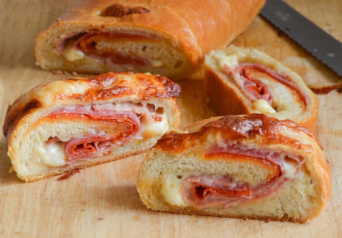 'Video thumbnail for Easy Stromboli Recipe'