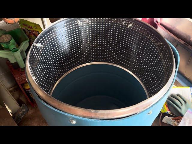 Video thumbnail for How I Made An Electrolysis Tank For Cleaning Cast Iron