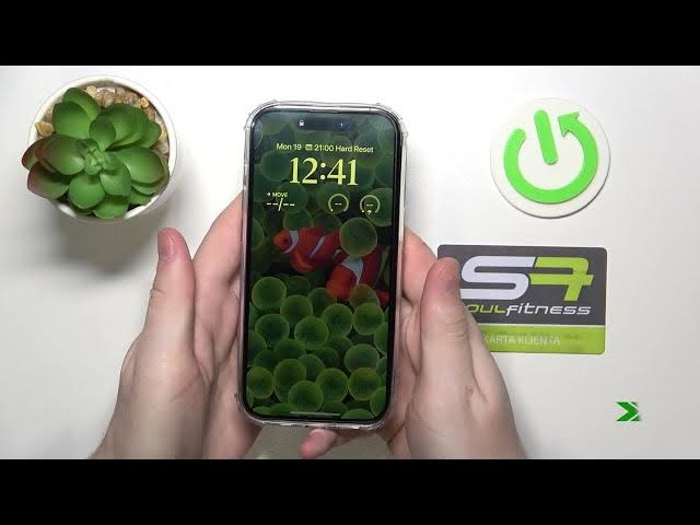 Video thumbnail for iPhone 14 Pro - Hand Size Comparison