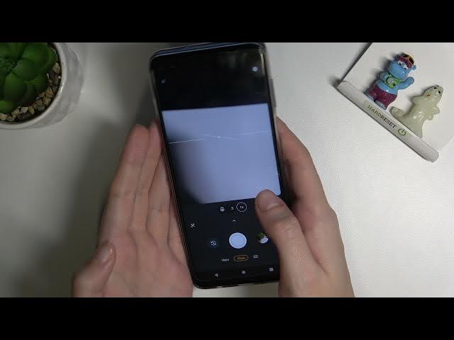 Video thumbnail for How to Turn On Camera Leveller on MOTOROLA Moto G100 – Turn Off Camera Leveller