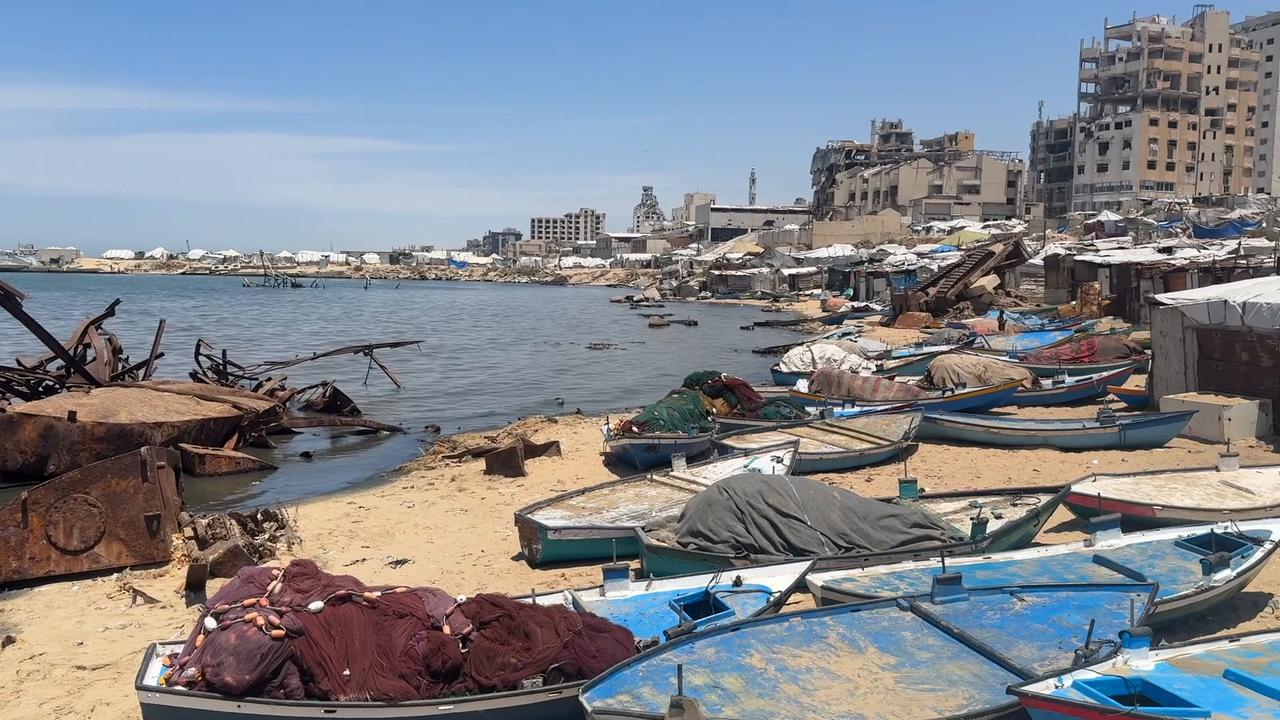 Video thumbnail for Gaza Fishermen Face Growing Hardship 17.