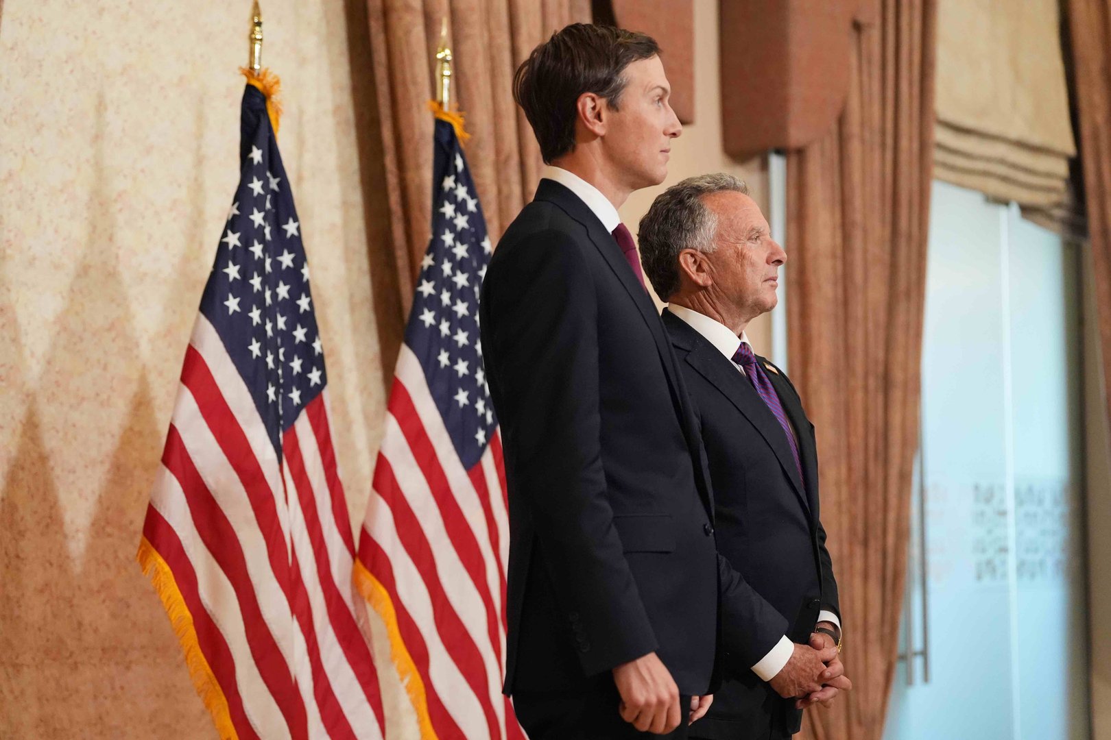 Video thumbnail for Trump sends envoys to Russia, Ukraine with new peace plan