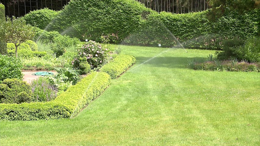 Video thumbnail for Dix Hills Water Authority urges customers to limit usage due to shortage