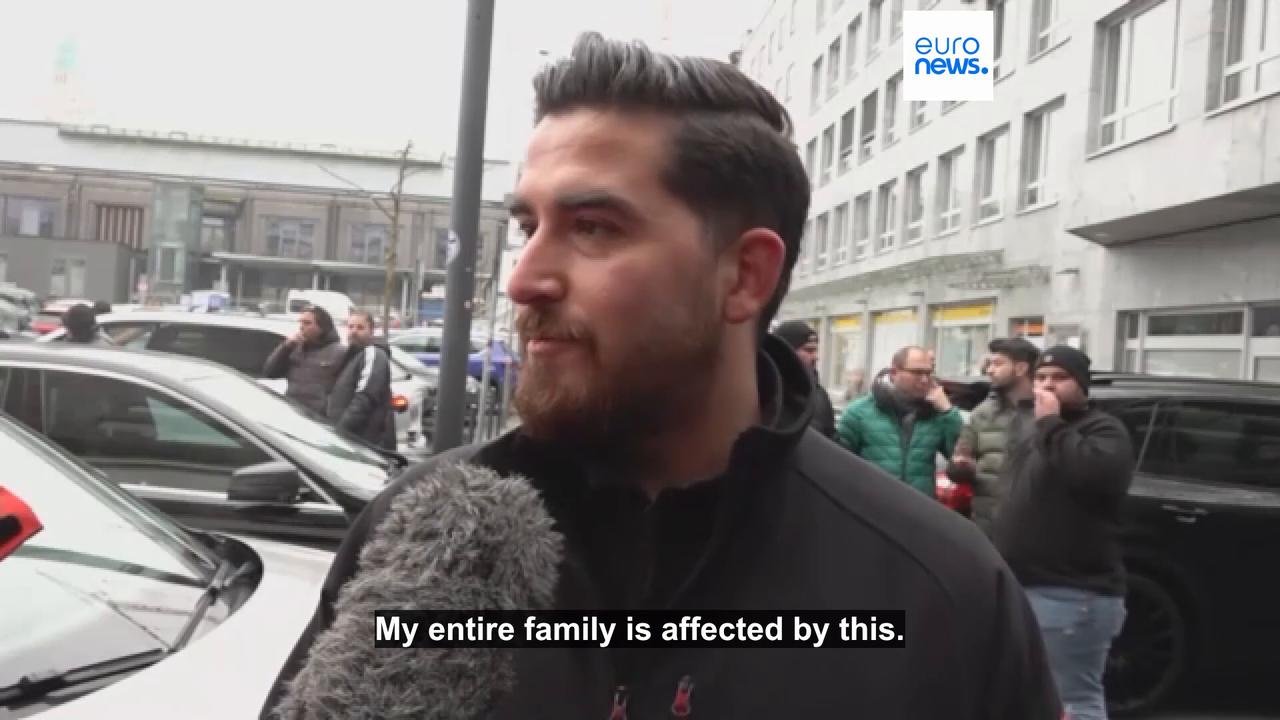 Video thumbnail for Thieves drill into German bank vault and steal millions from safety deposit boxes