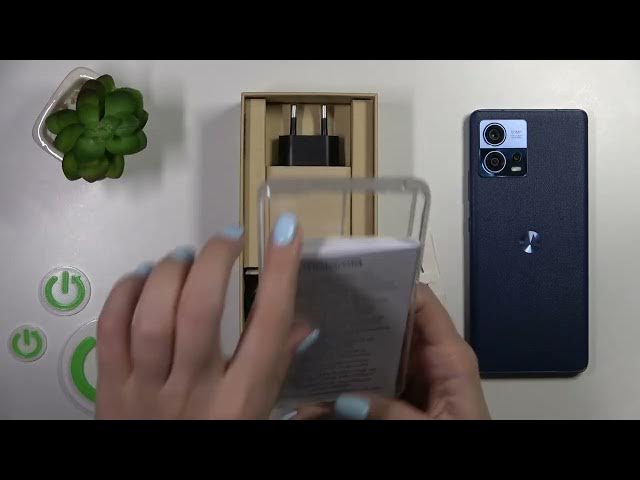 Video thumbnail for MOTOROLA Edge 30 Fusion All Box Accessorises