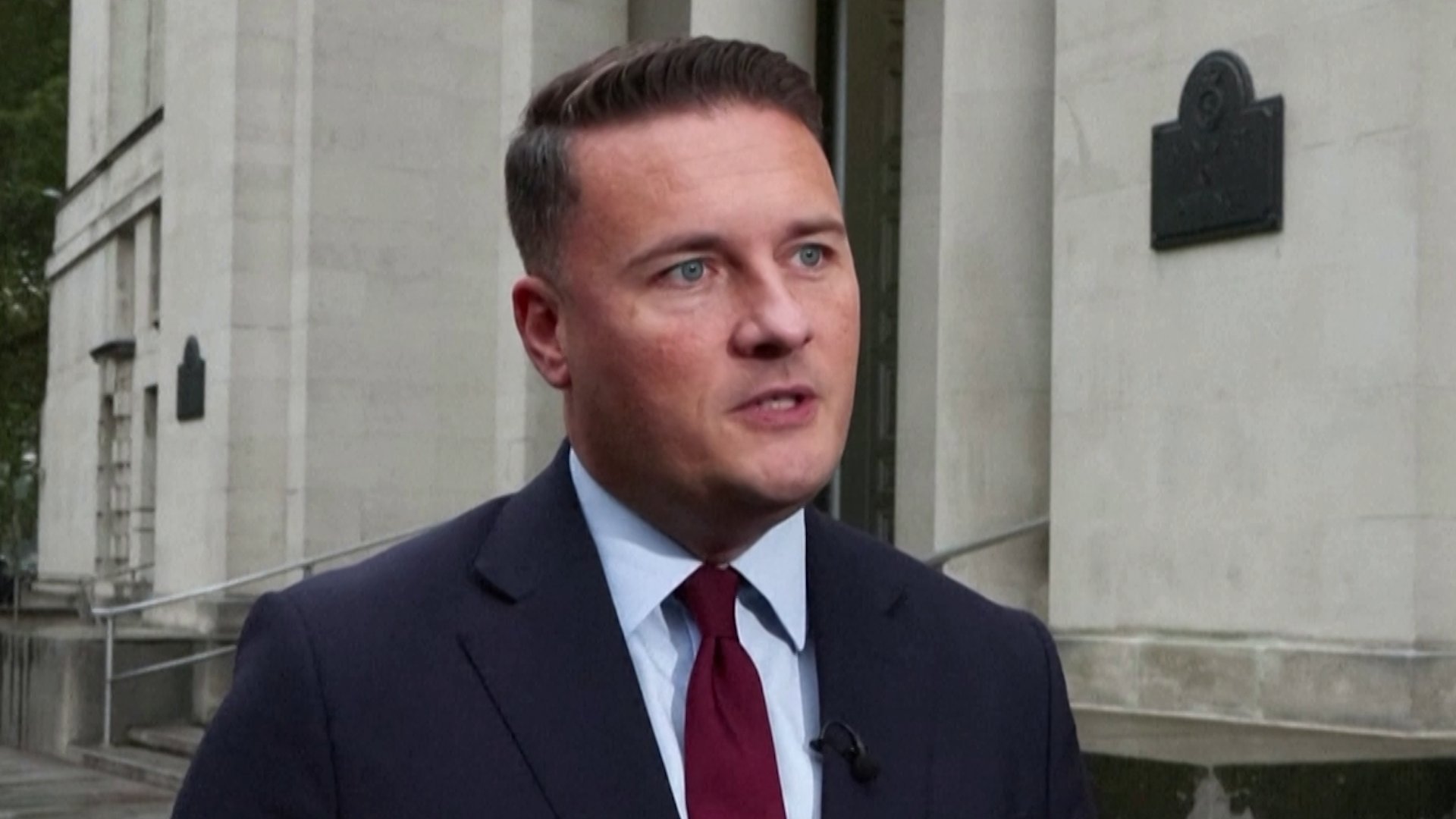 Video thumbnail for UK to deploy fighter jets to defend Saudi Arabia