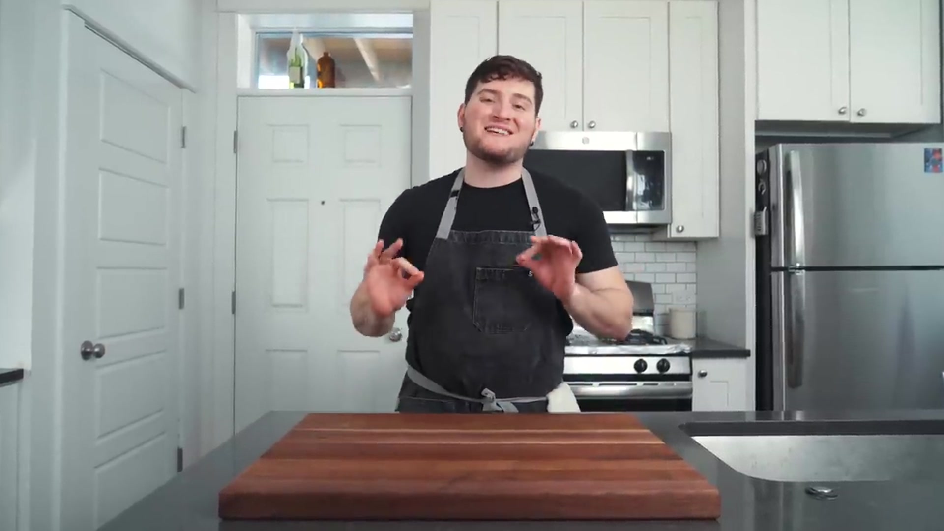 Video thumbnail for Chicago s SECRET Pizza Style    Pizza In The Pan (Pequod s  Milly s  Burt s Place)(720P HD)