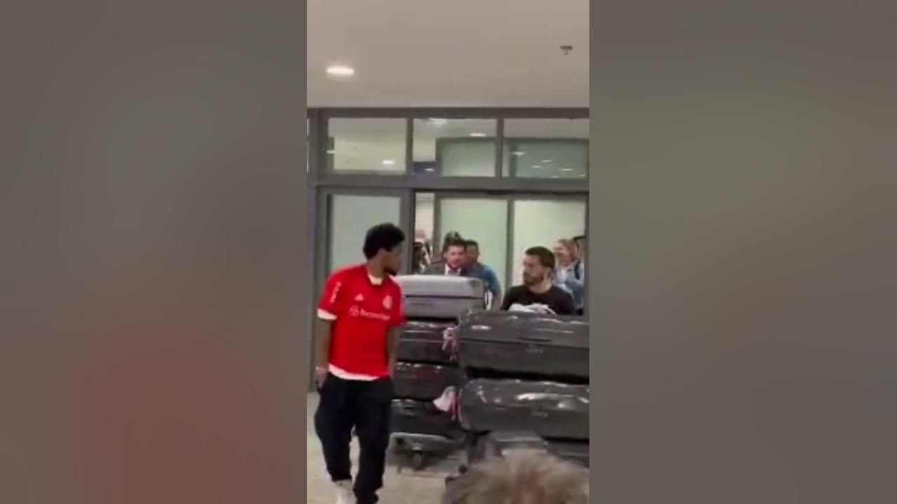 Video thumbnail for LUIZ ADRIANO DESEMBARCA NO SALGADO FILHO #vamointer #beirario #Gols