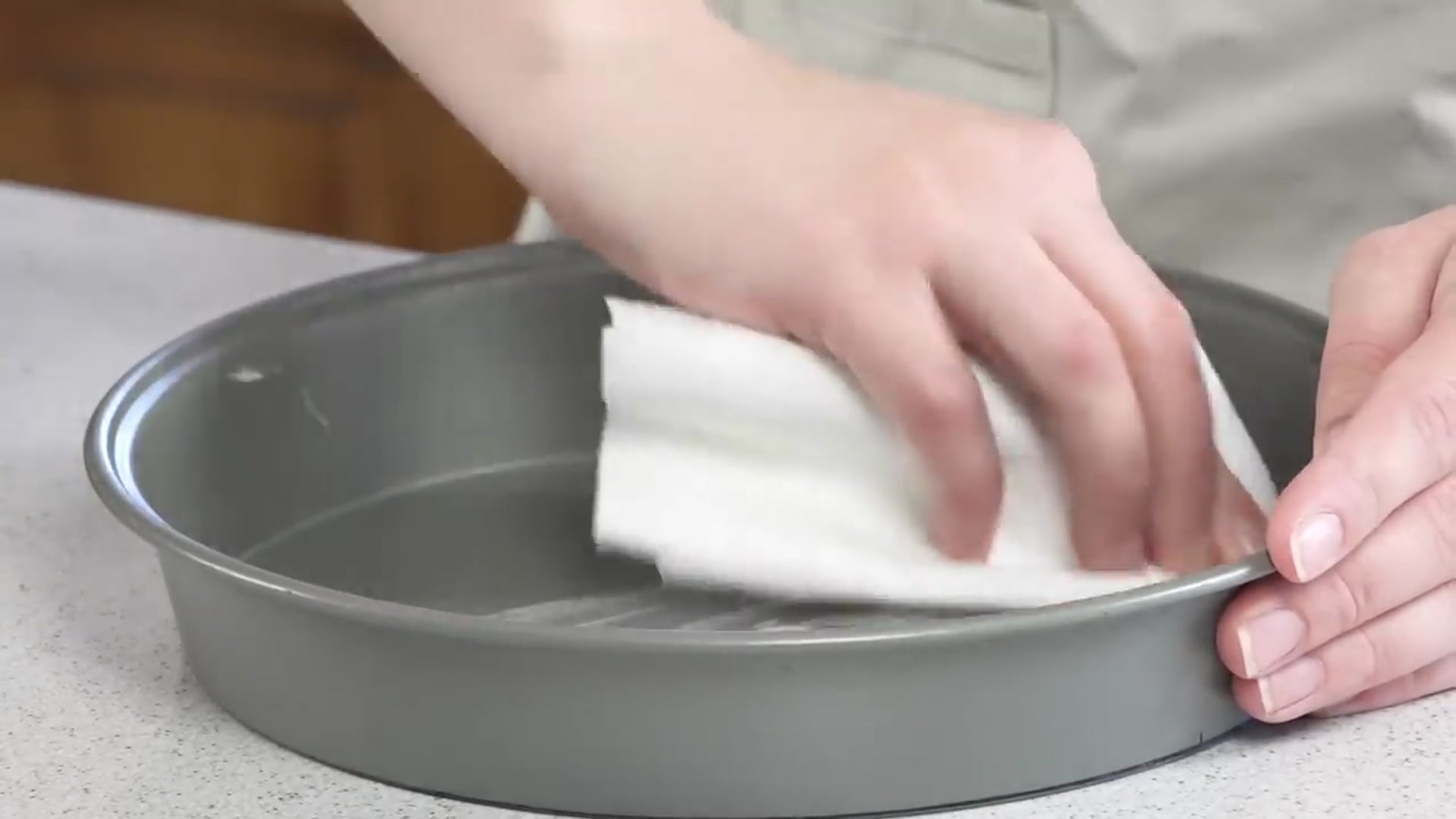 Video thumbnail for How to Make the Most Amazing Chocolate Cake(720P HD)