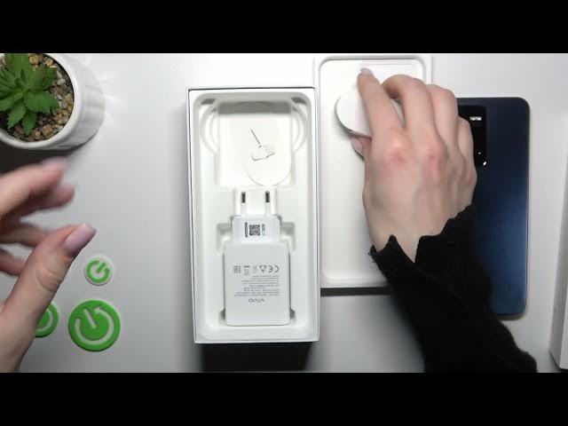 Video thumbnail for VIVO Y35 All Box Accessories Review