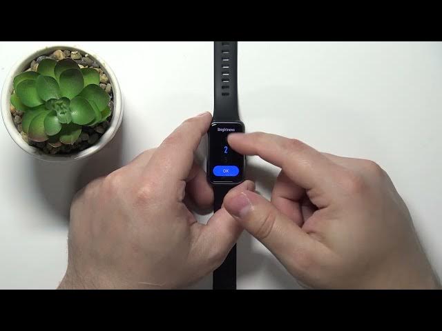 Video thumbnail for Huawei Band 7 - How To Adjust Screen Brightness