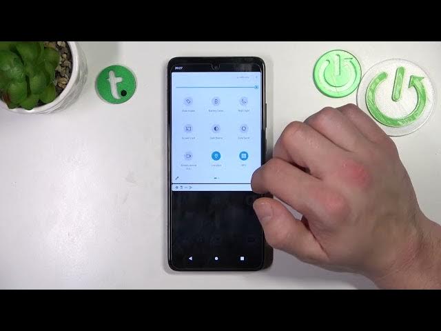 Video thumbnail for Does Motorola One 5G Ace have Screen Mirroring - Phone Screen Translation