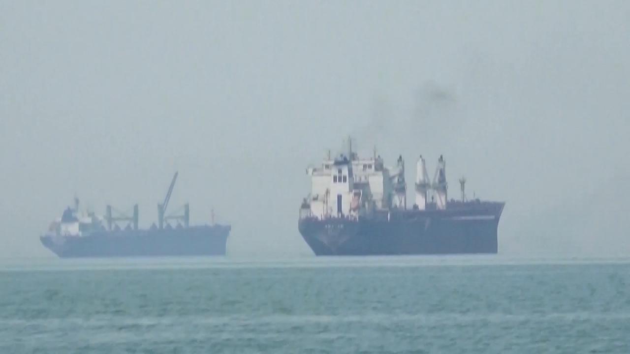 Video thumbnail for Iran: Strait of Hormuz not to open without Iran's consent: official.
