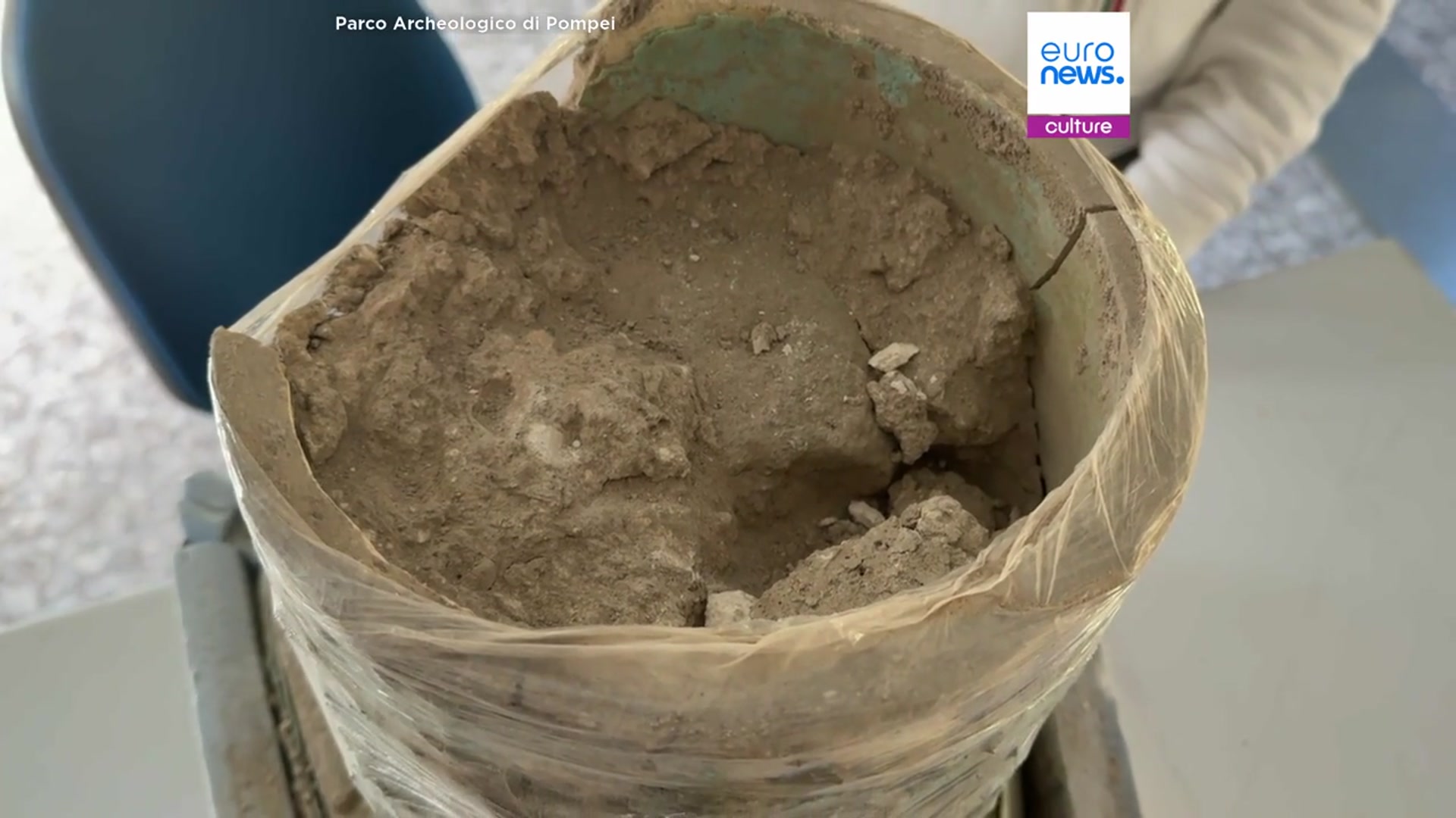 'Video thumbnail for Precious antique Egyptian vase found in Pompeii 'street food' area'